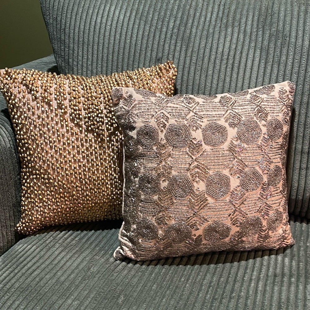 3/$15 Throw pillow set